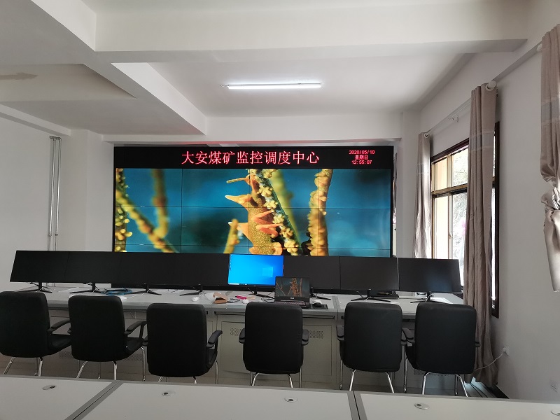 超窄边液晶拼接屏价格多少钱？